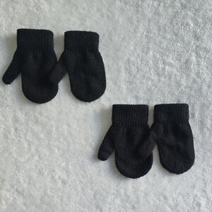 Cozy Black Toddler Mitten Bundle